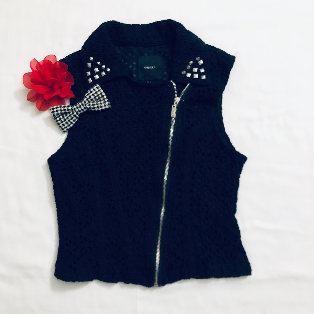 Black Vest w/ Zipper